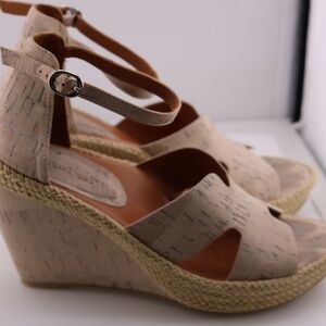 Toms Womens Peep-Toe Ankle Booties With Block Heel In Textured Beige